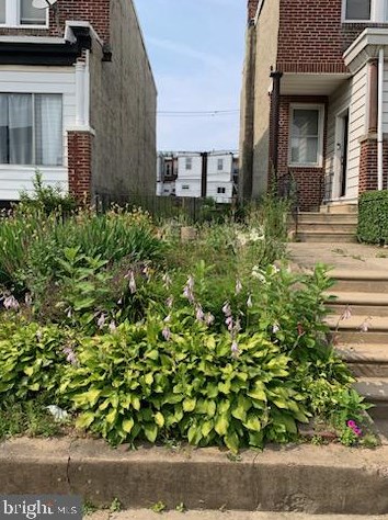 1965 Sparks St, Philadelphia, PA 19141-1303