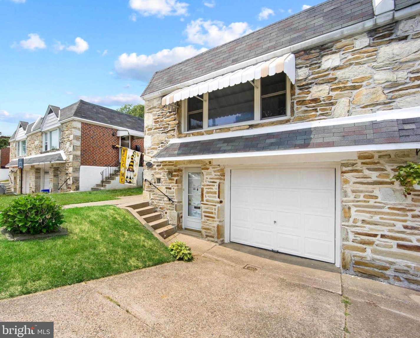 557 Wartman St, Philadelphia, PA 19128-3238