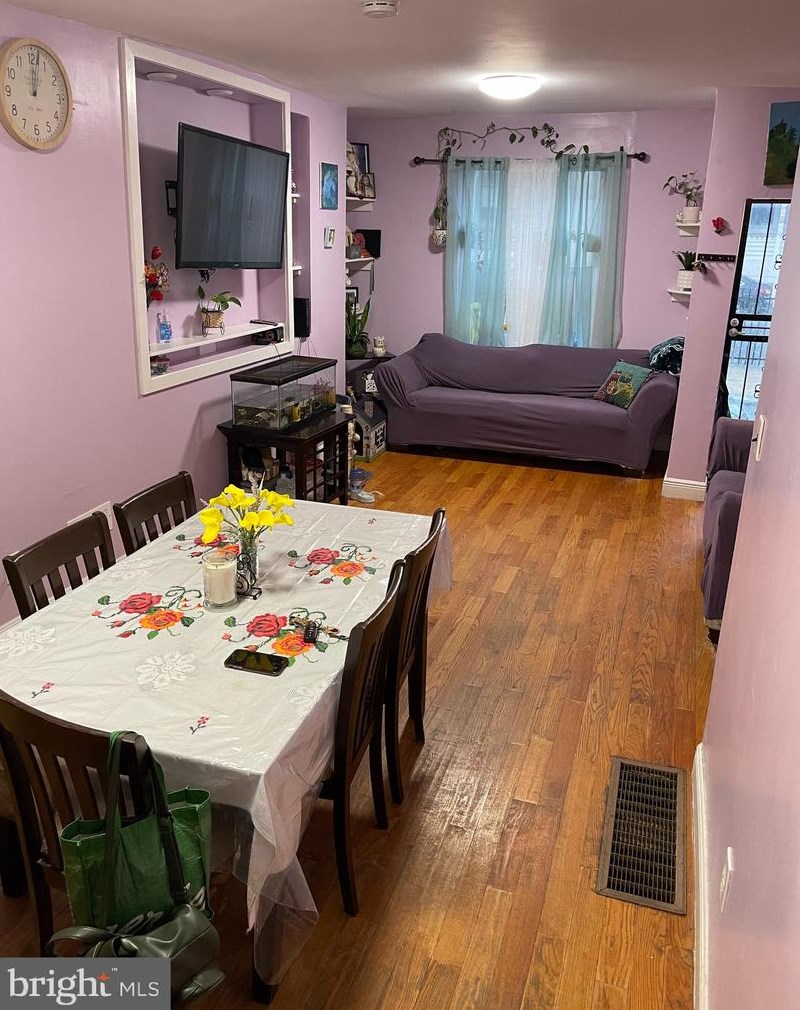 2122 Mcclellan St, Philadelphia, PA 19145-1911
