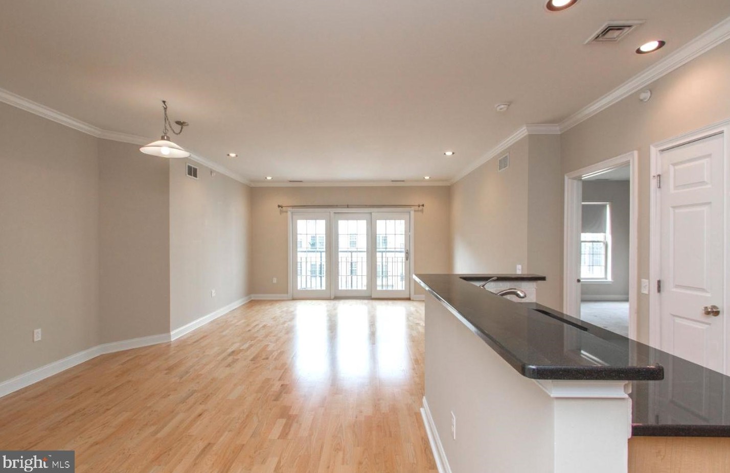 500 Admirals Way Apt 307, Philadelphia, PA 19146