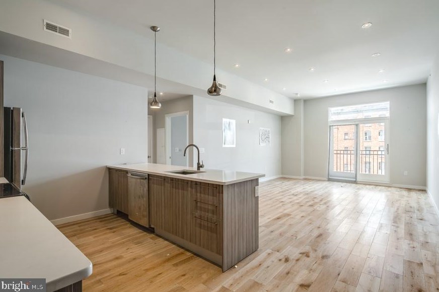 413 S 13th St #605, Philadelphia, PA 19147