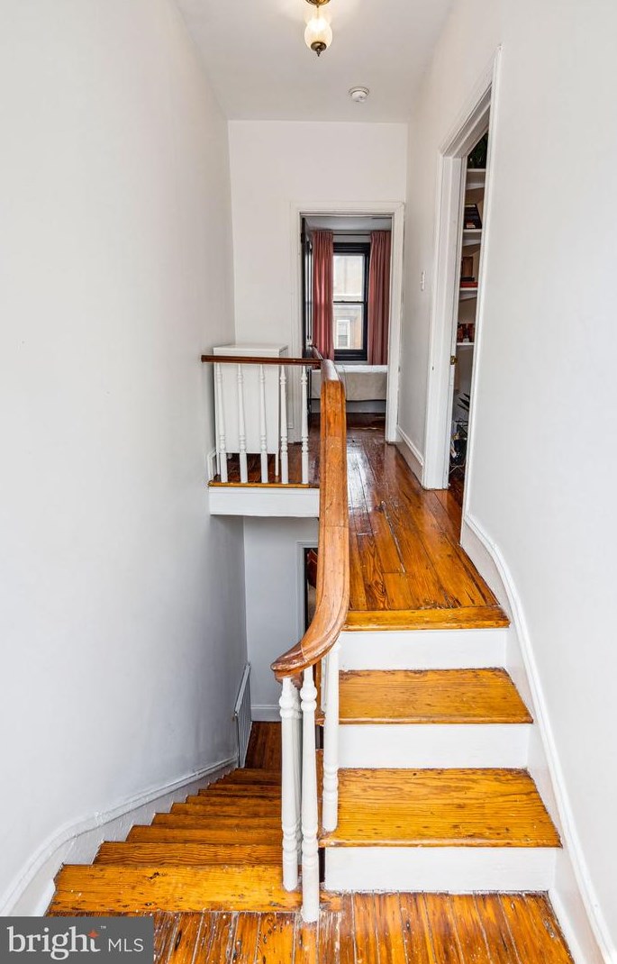 240 Fairmount Ave, Philadelphia PA  19123-2928 exterior