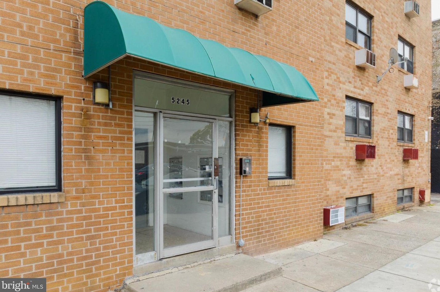 5231 Oxford Ave, Philadelphia PA  19124-1848 exterior