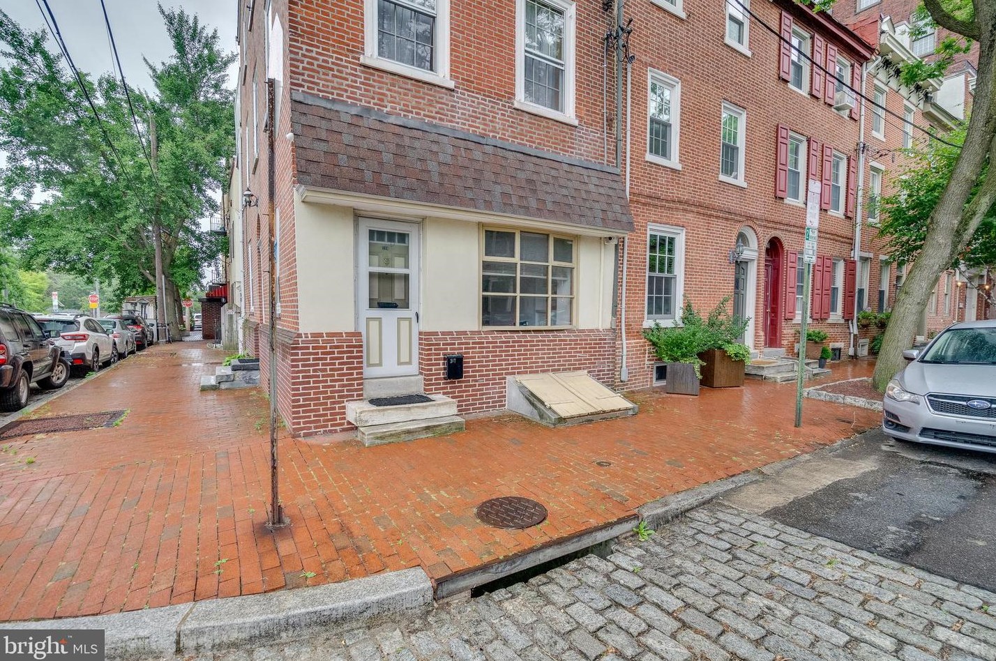 319 N Lawrence St #1, Philadelphia, PA 19106