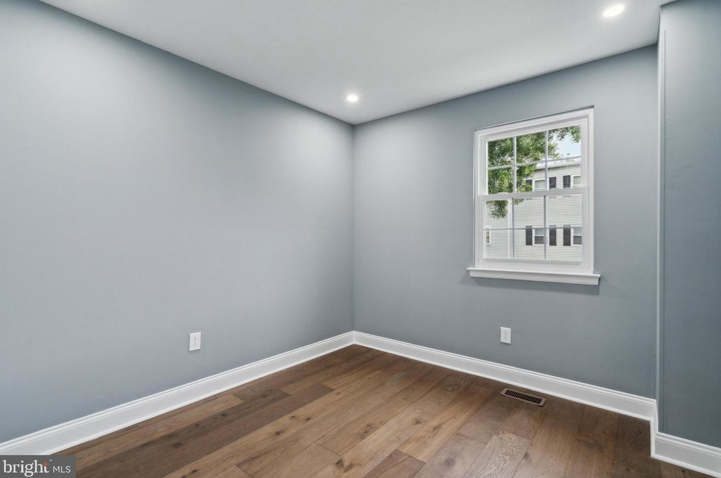 3717 Morrell Ave, Philadelphia PA  19114-1933 exterior
