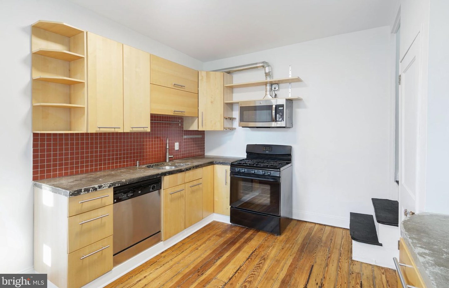 1521 Palethorp St, Philadelphia PA  19122-3814 exterior