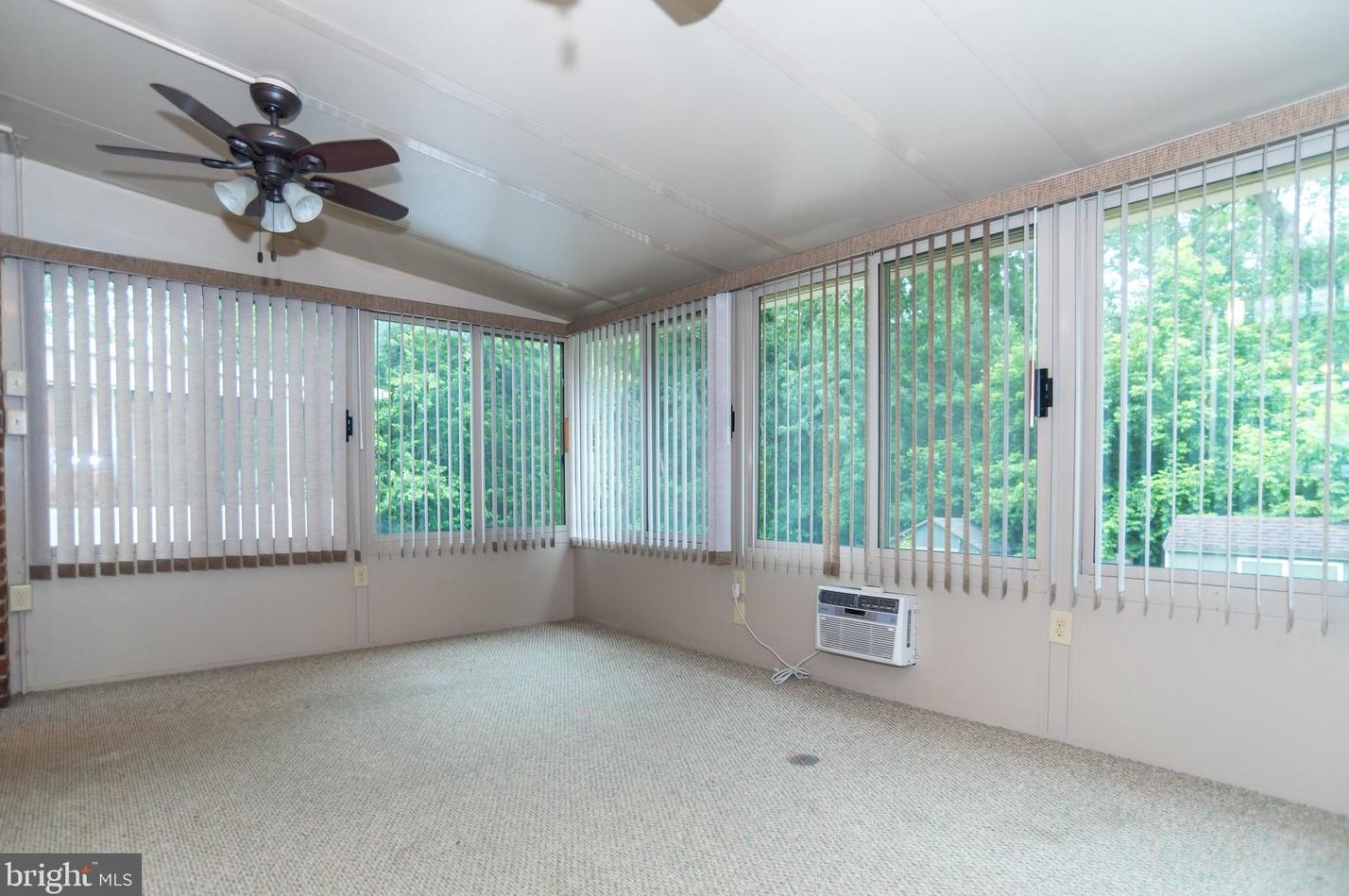 2852 Tolbut St, Philadelphia PA  19136-1021 exterior