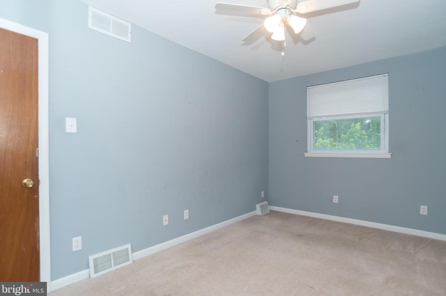 2852 Tolbut St, Philadelphia PA  19136-1021 exterior