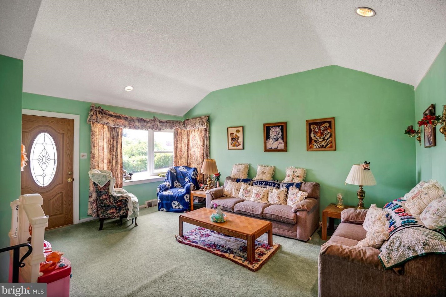 597 Paoli Ave, Philadelphia PA  19128-3215 exterior