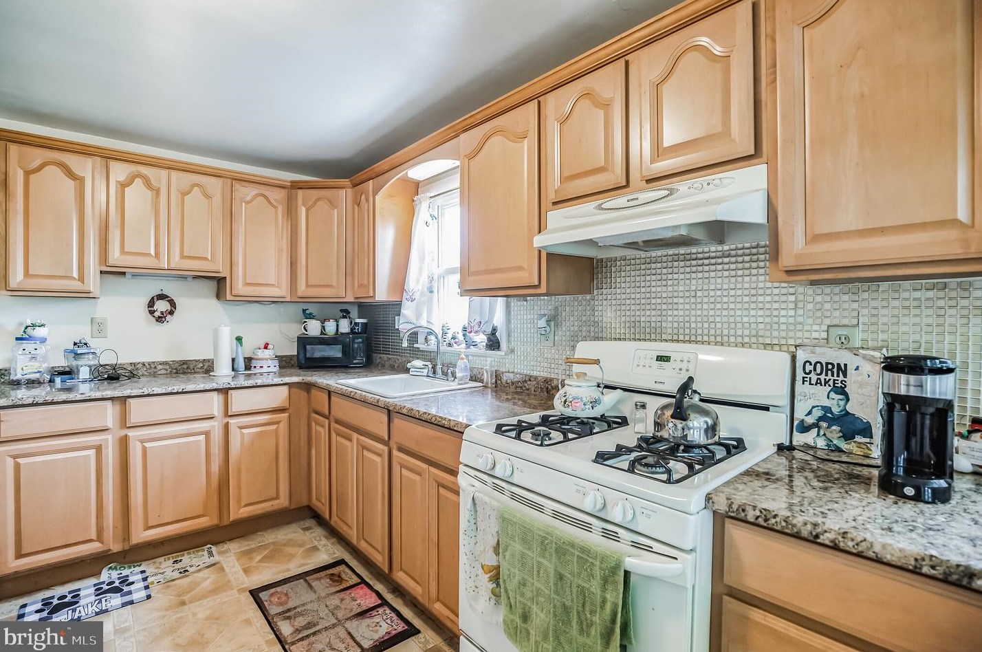 597 Paoli Ave, Philadelphia PA 19128-4328 exterior