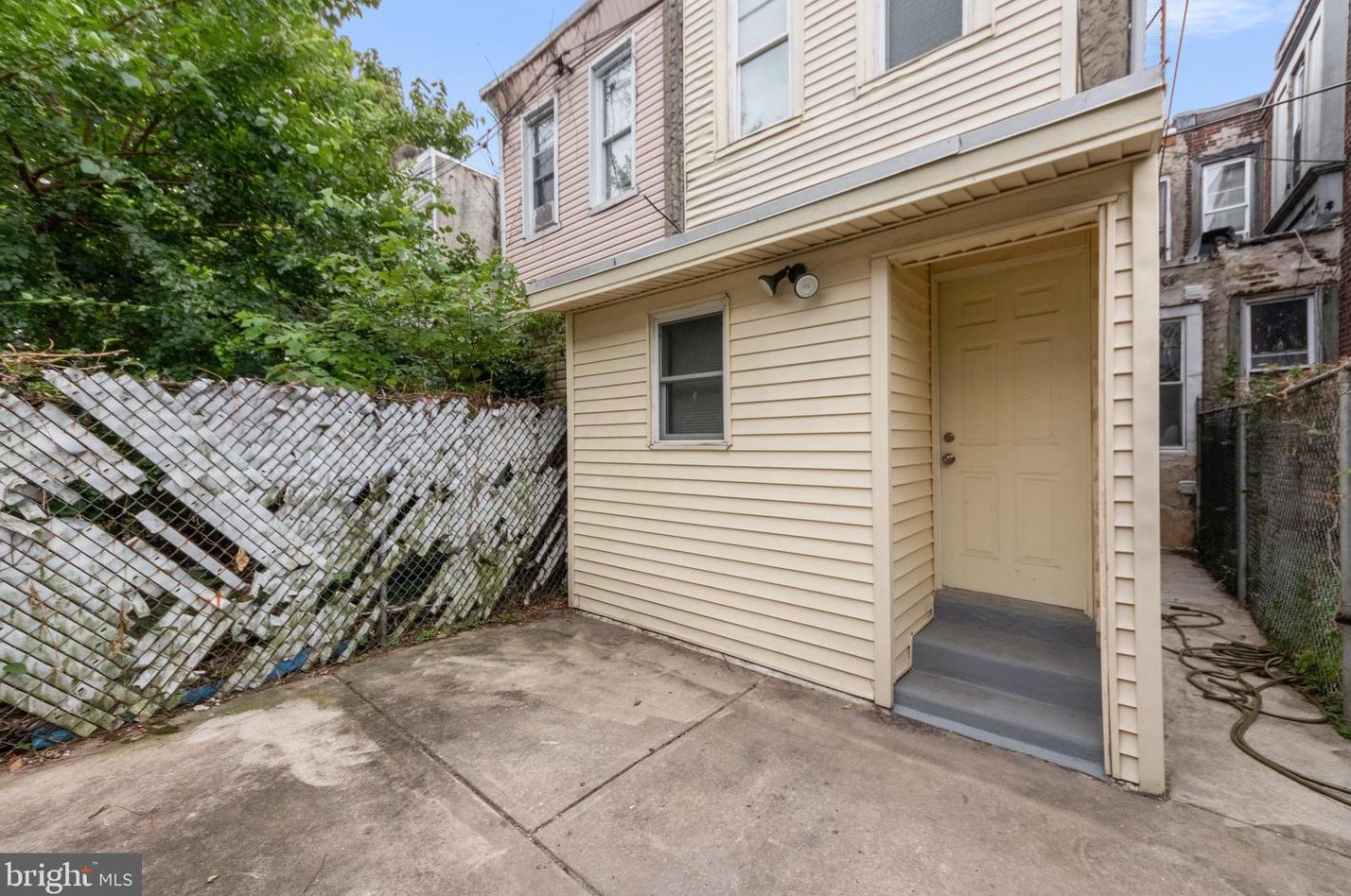 3311 Gratz St, Philadelphia PA  19140-4924 exterior