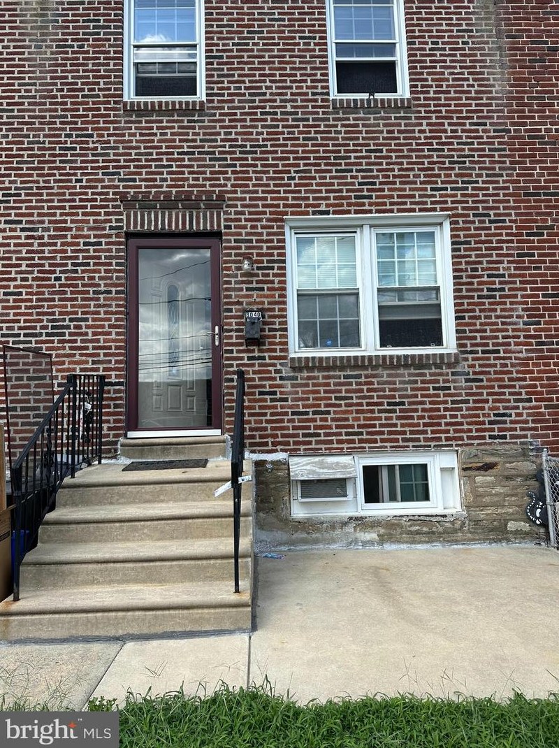 8040 Moro St, Philadelphia, PA 19136-2618