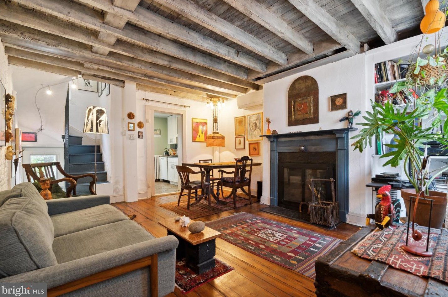 1210 Panama St, Philadelphia, PA 19107-5915