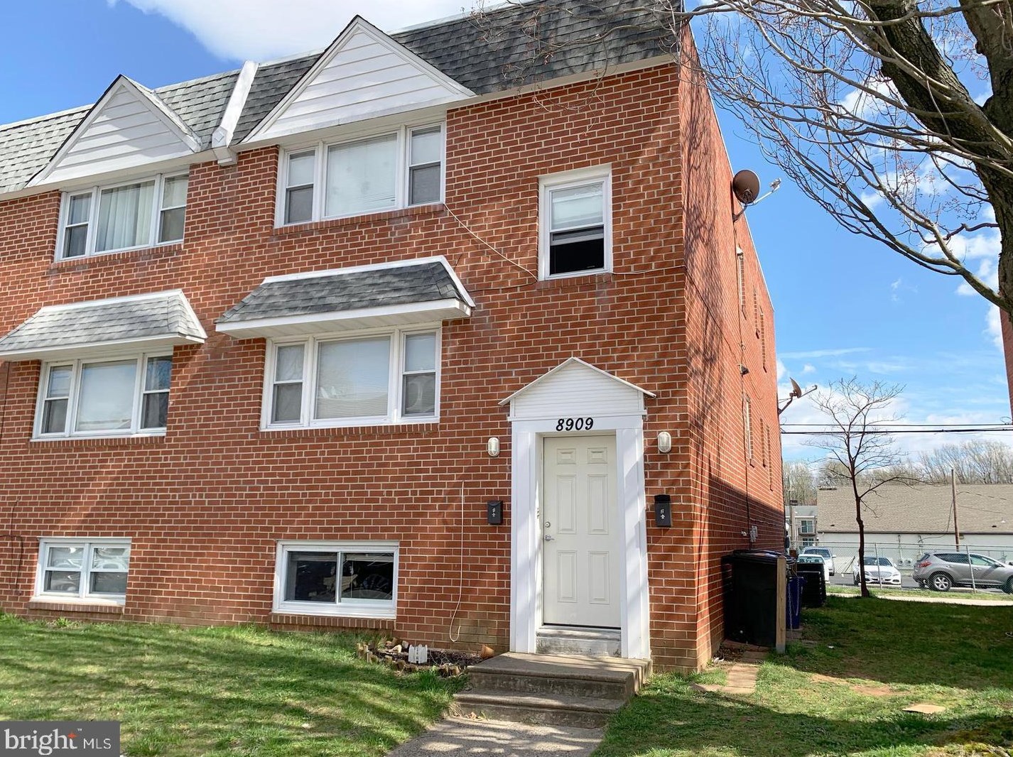 8909 Alton St #1, Philadelphia, PA 19115