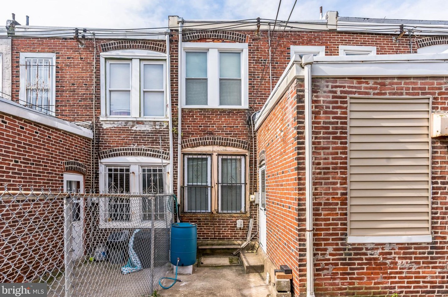 189 Tiber St, Philadelphia PA  19140-1626 exterior