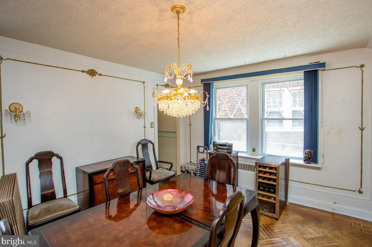 7525 Walnut Ln, Philadelphia PA 19144-2005 exterior