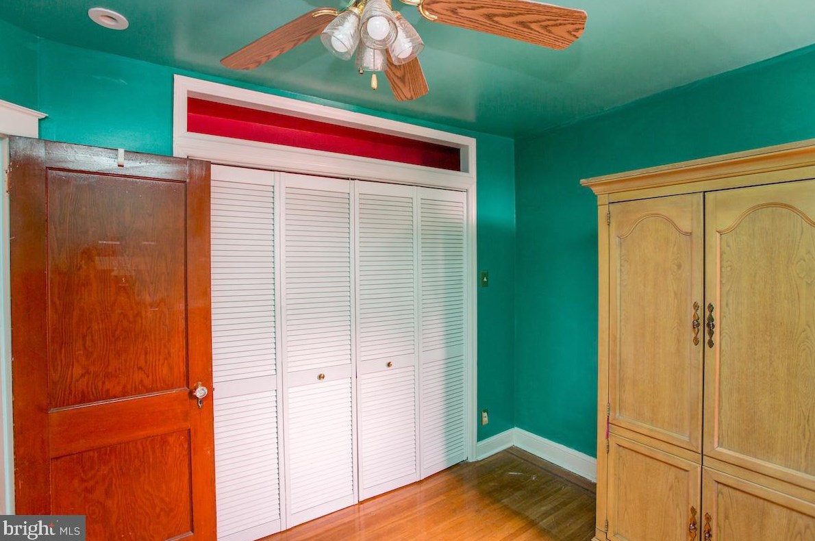 7525 Walnut Ln, Philadelphia PA 19144-2005 exterior