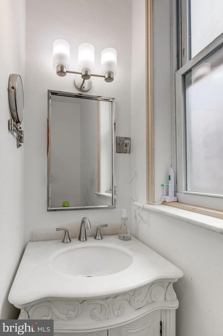 540 Somerville Ave, Philadelphia PA 19120-3209 exterior