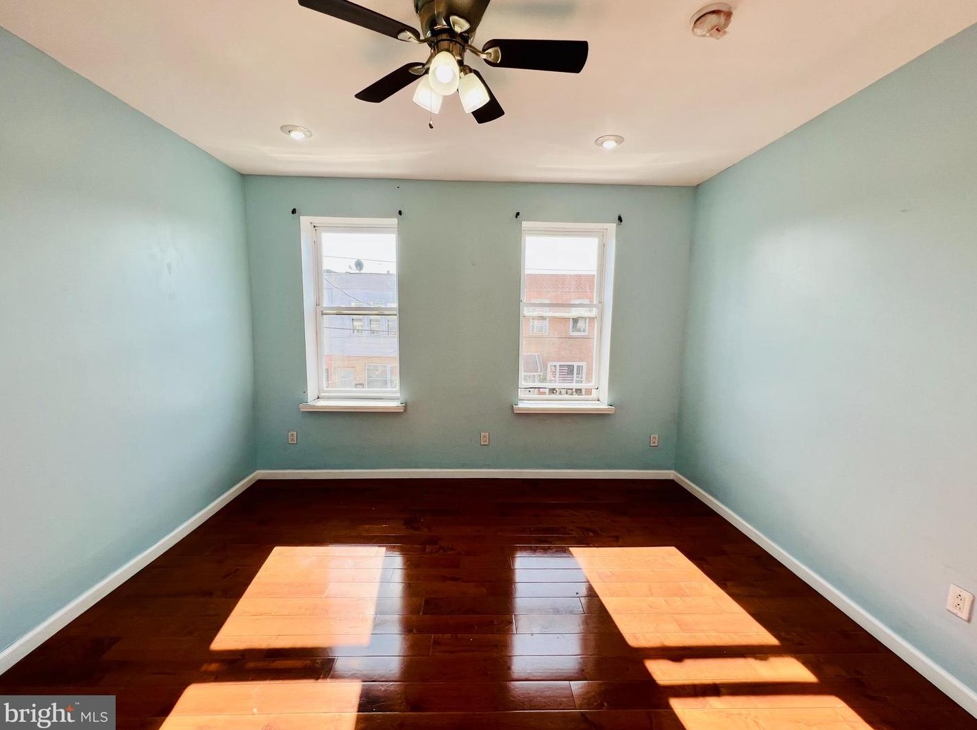 2619 7th St, Philadelphia PA 19148-4609 exterior