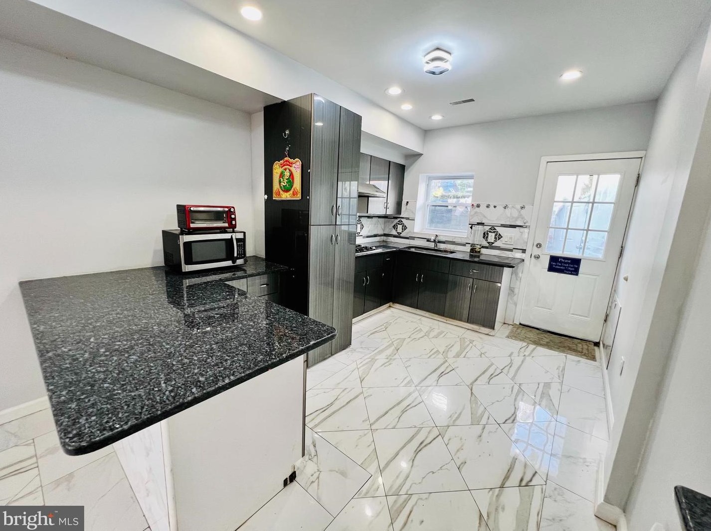 2619 7th St, Philadelphia PA 19148-4609 exterior