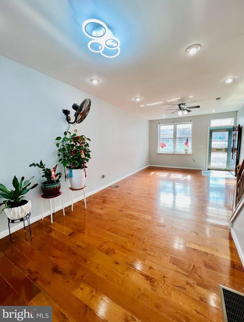 2619 7th St, Philadelphia PA 19148-4609 exterior