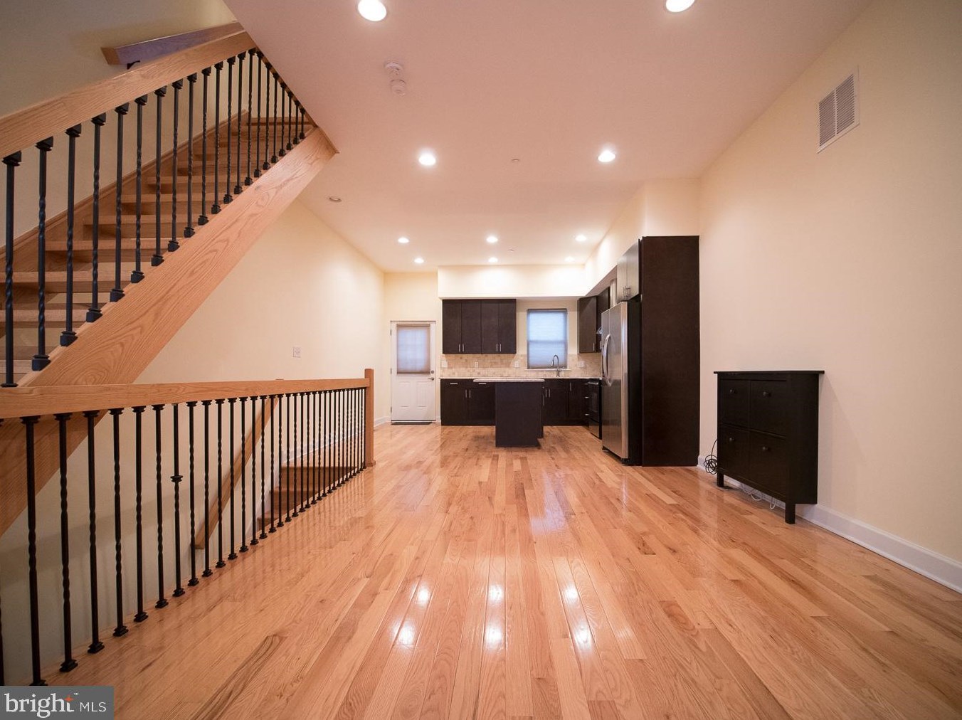 2305 Carpenter St, Philadelphia, PA 19146
