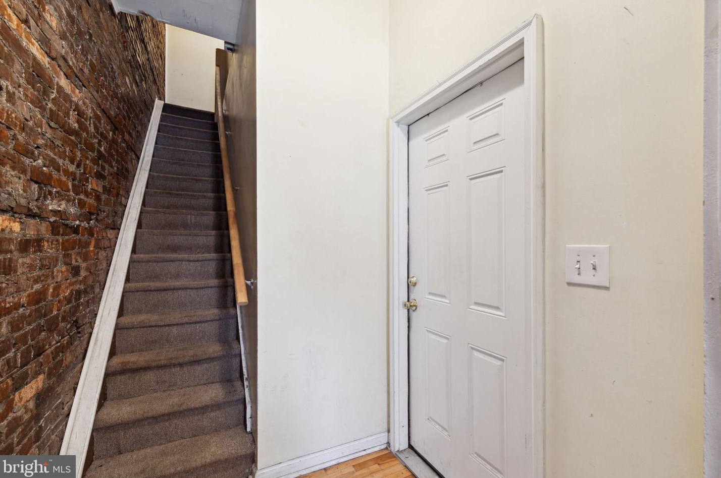 215 Buckingham Pl, Philadelphia PA 19104-2920 exterior