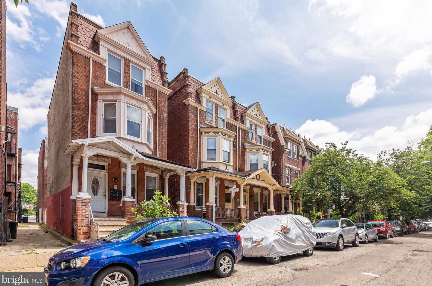 215 Buckingham Pl, Philadelphia PA 19104-2920 exterior