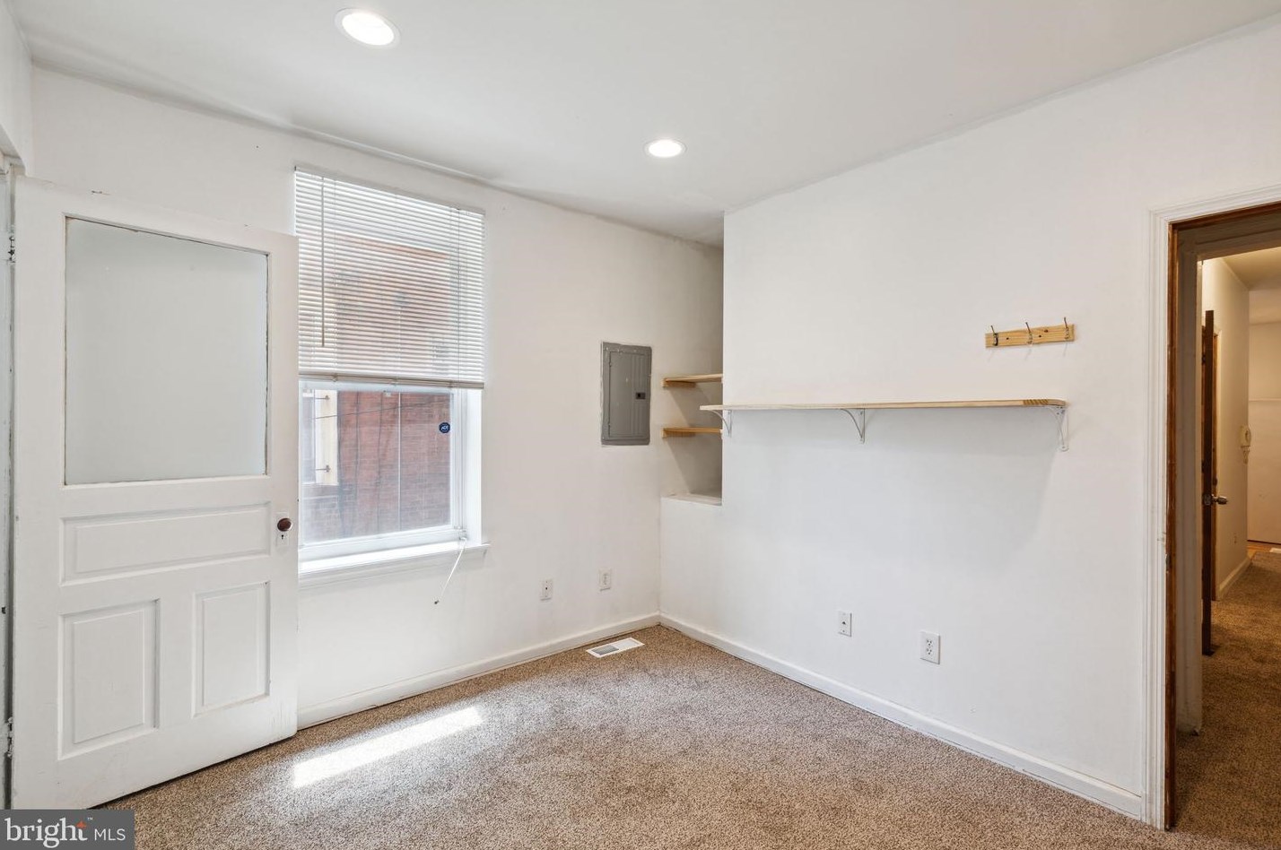 215 Buckingham Pl, Philadelphia PA 19104-2920 exterior