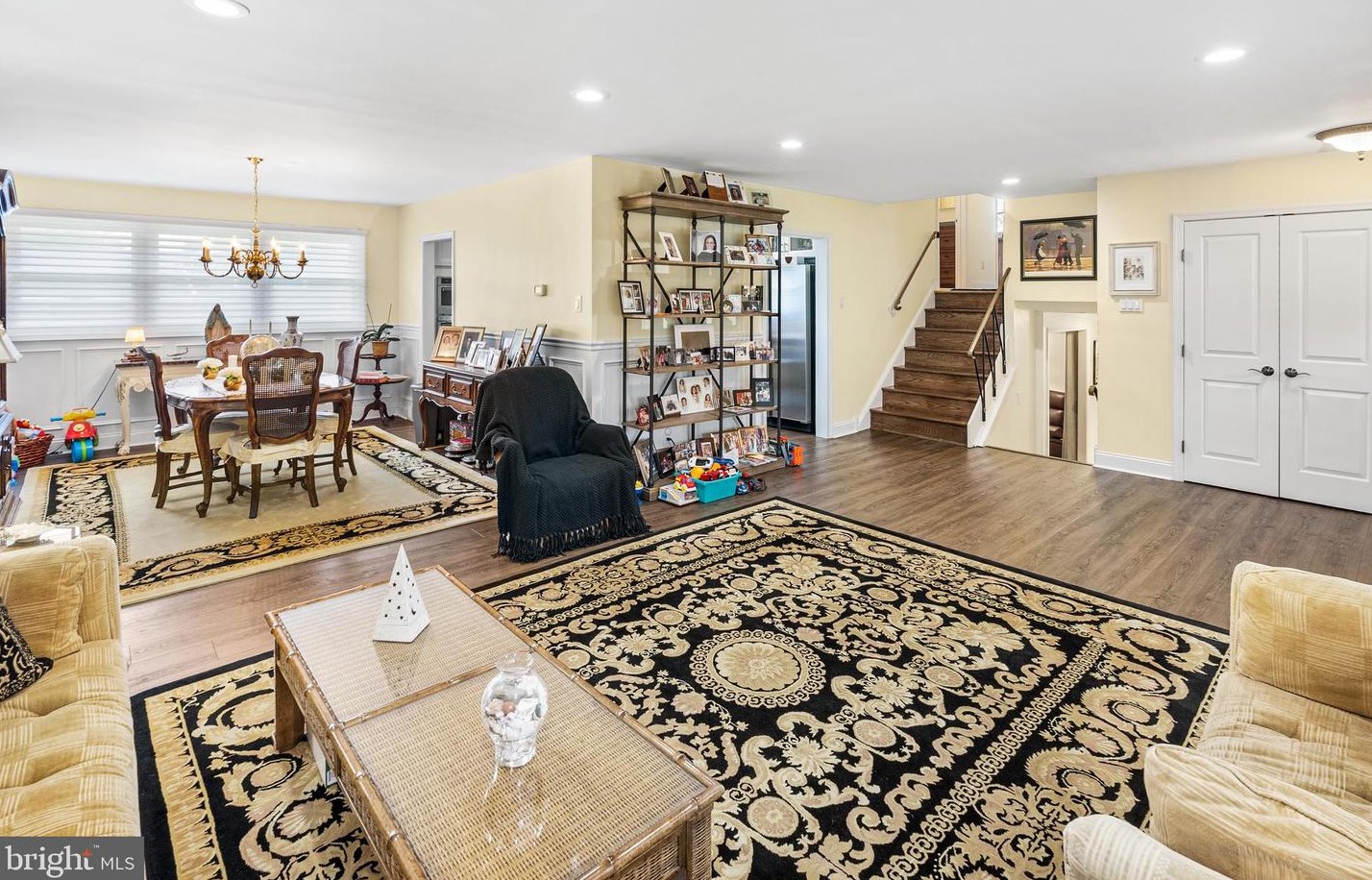 9223 Pine Rd, Philadelphia, PA 19115-4418