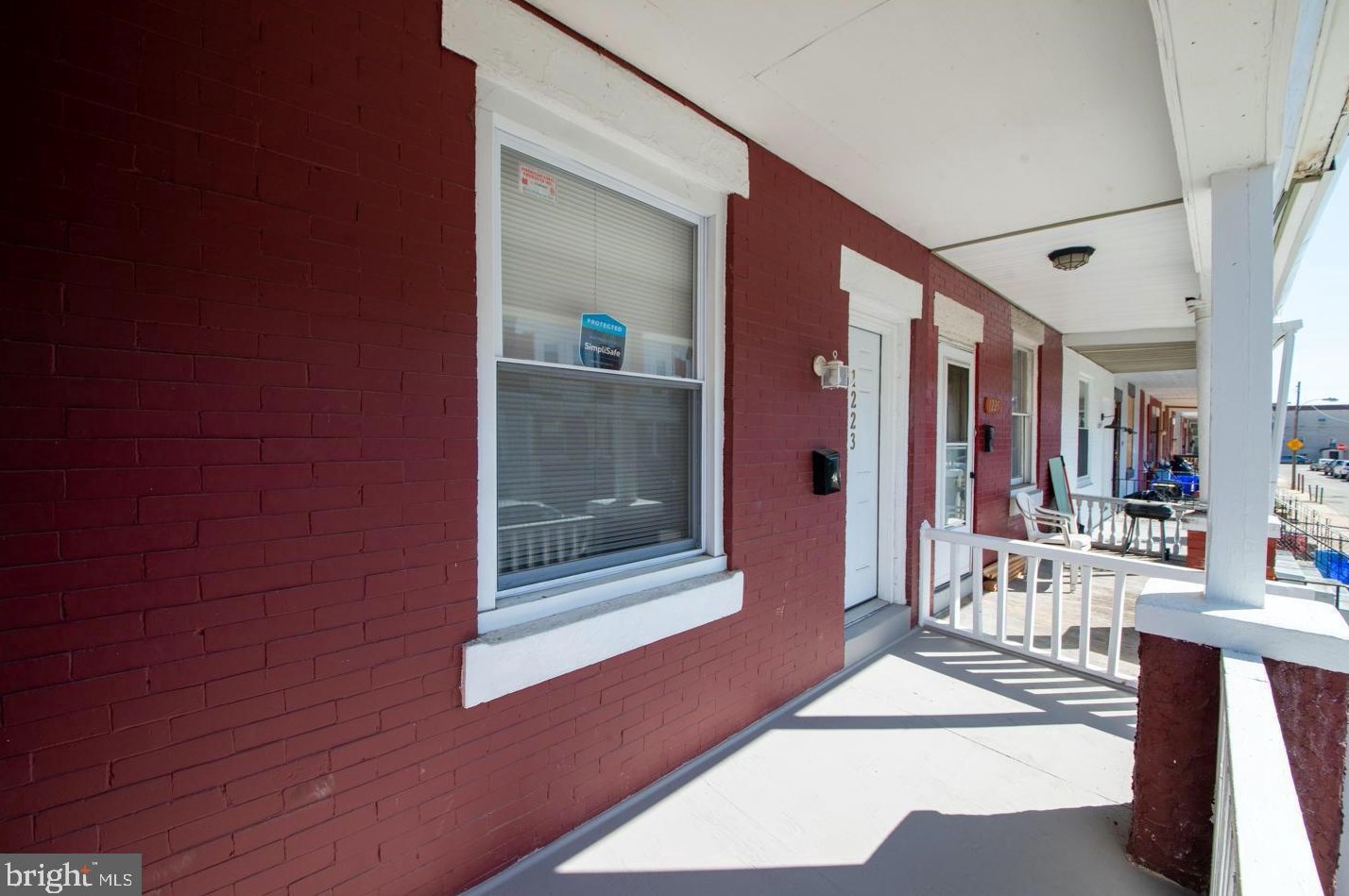 1223 Peach St, Philadelphia PA  19143-4805 exterior