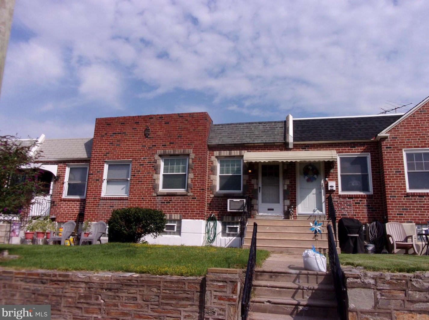 6834 Walker St, Philadelphia, PA 19135-2128