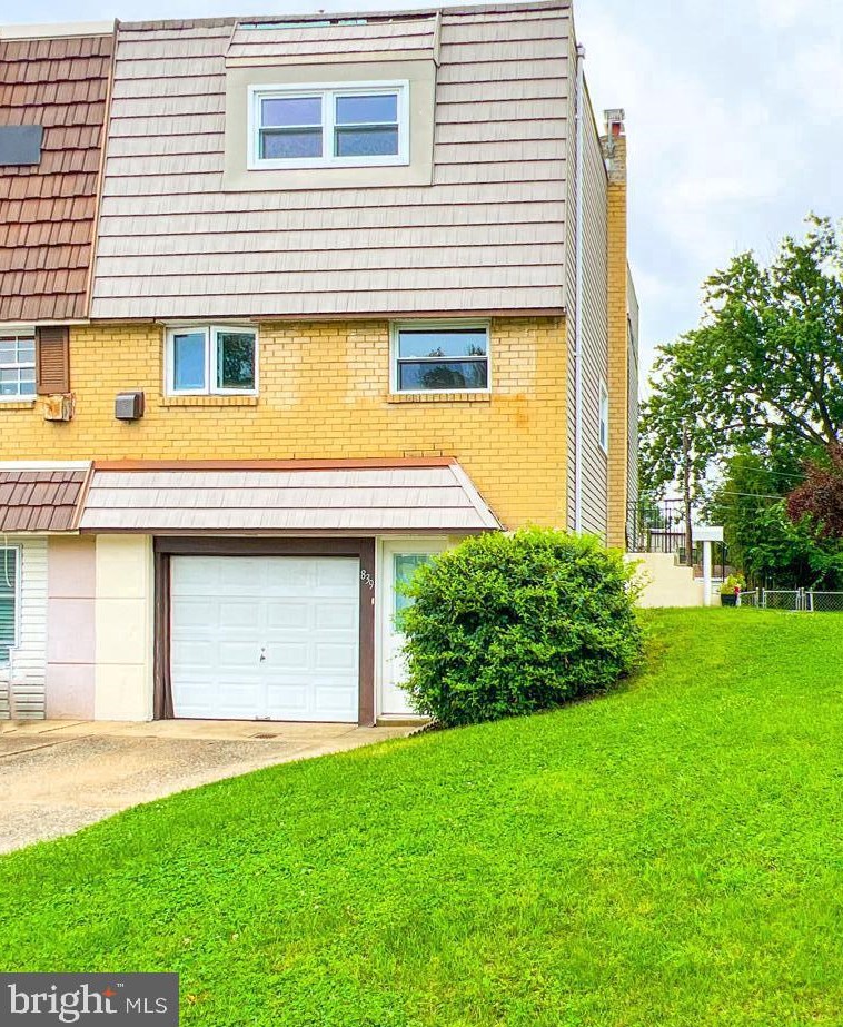 839 Avon Rd, Philadelphia, PA 19116-3433