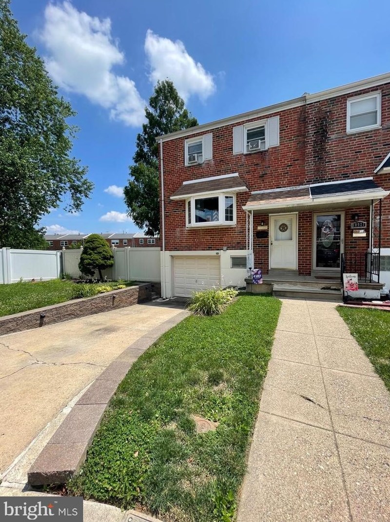 10923 Heflin Rd, Philadelphia, PA 19154-4018