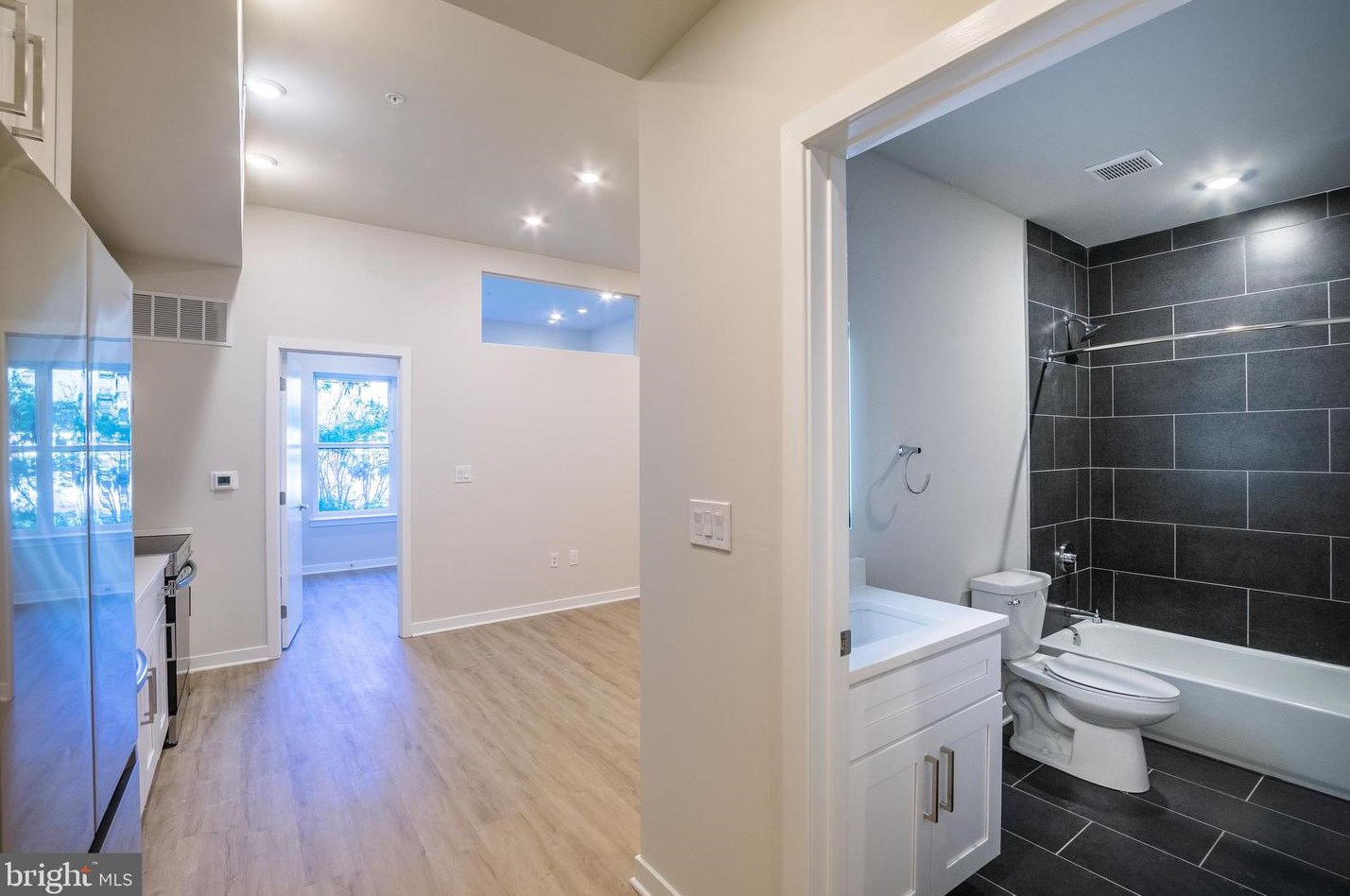 1330 S Patton St #unit 210, Philadelphia, PA 19146