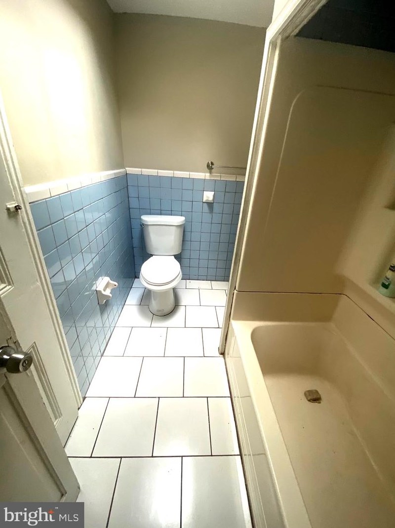 2006 Venango St, Philadelphia PA  19140-3935 exterior