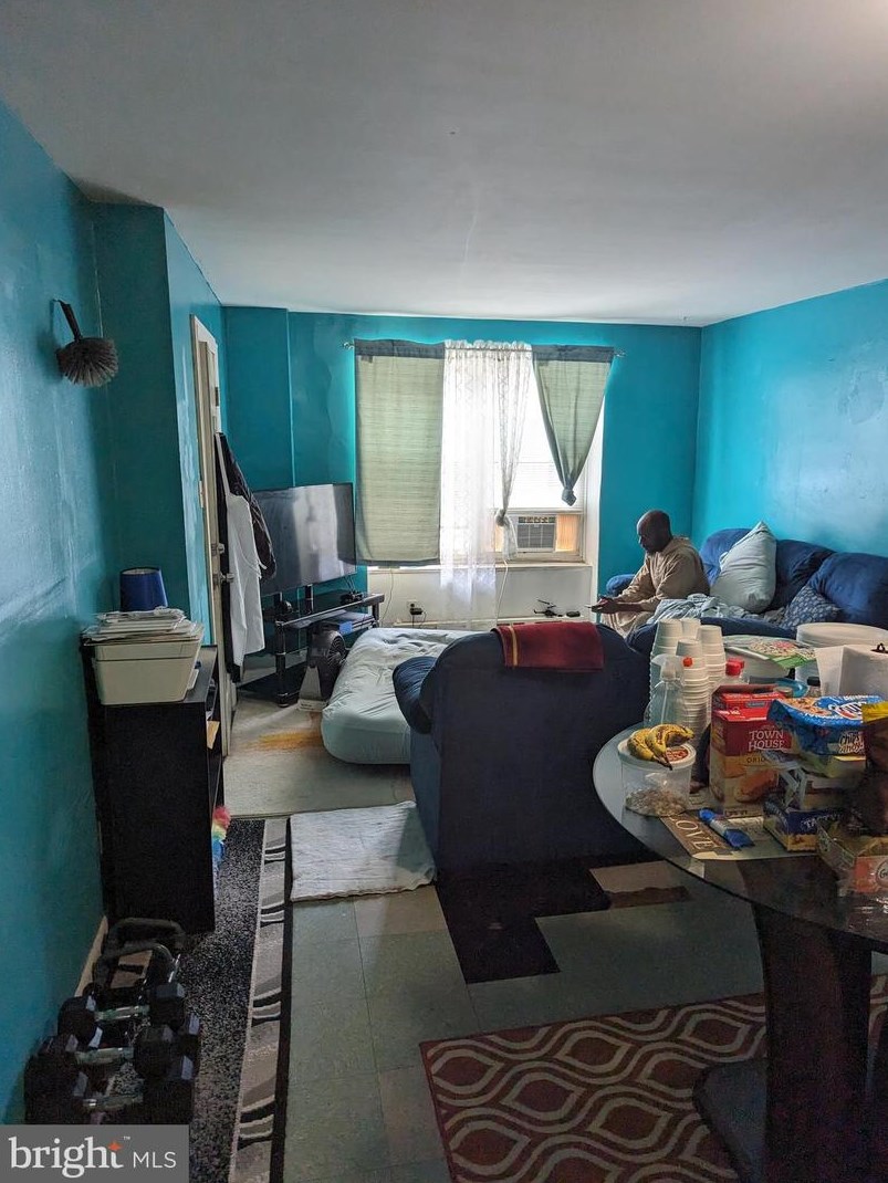 1717 Snyder Ave, Philadelphia PA 19148-2310 exterior