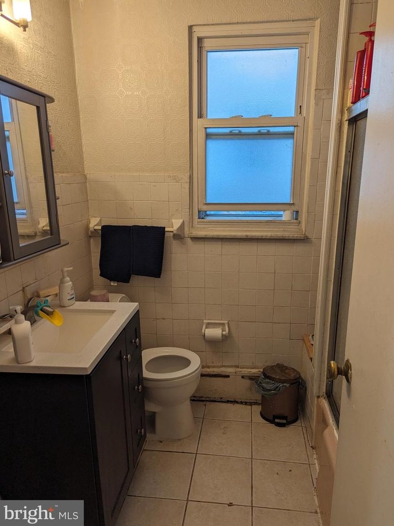 1717 Snyder Ave, Philadelphia PA 19148-2310 exterior