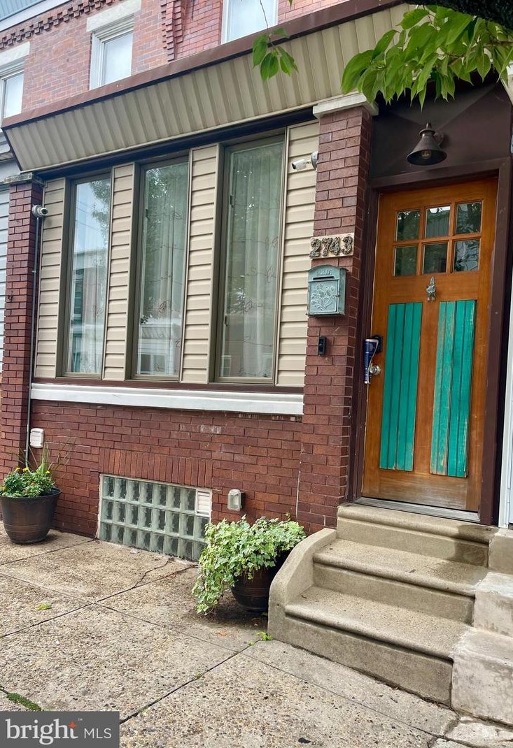 2743 Pacific St, Philadelphia, PA 19134-5532