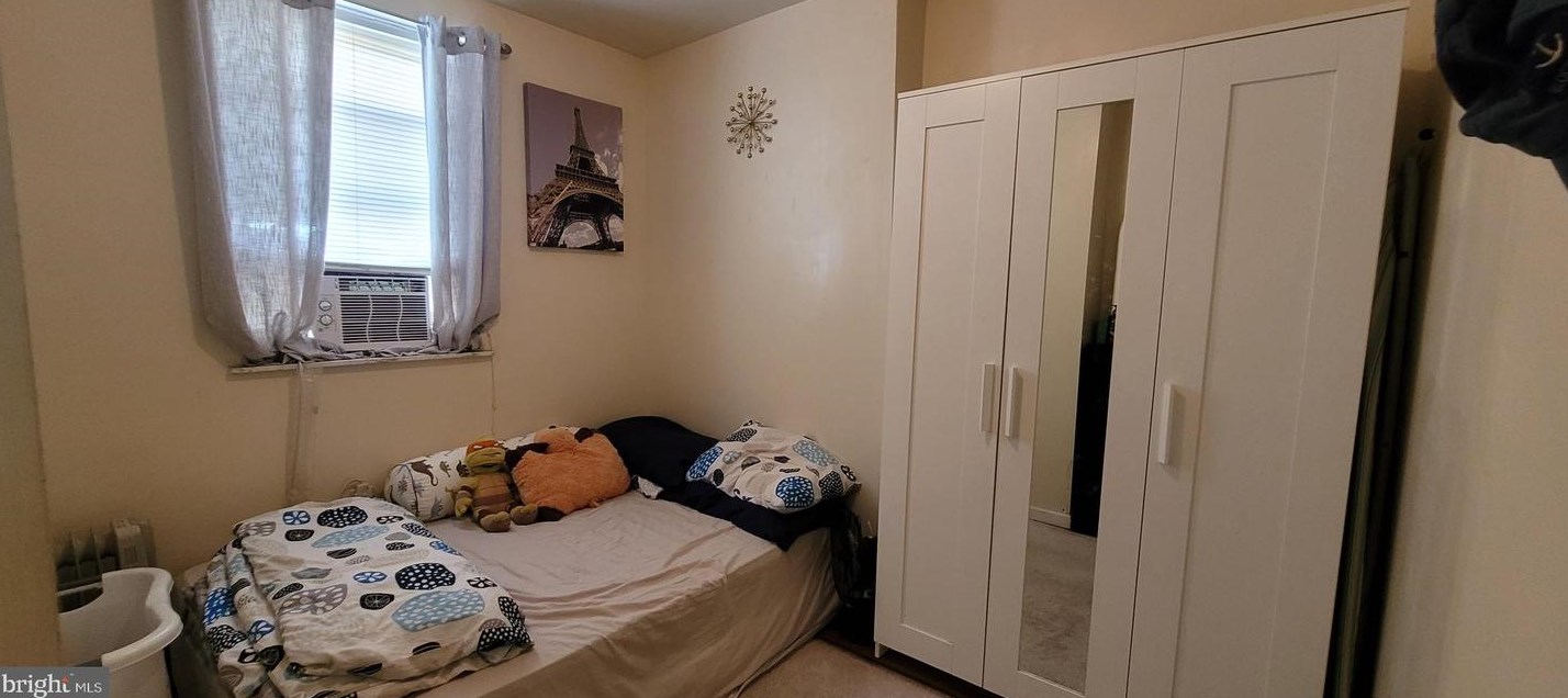 2551 Warnock St, Philadelphia PA  19133-1639 exterior