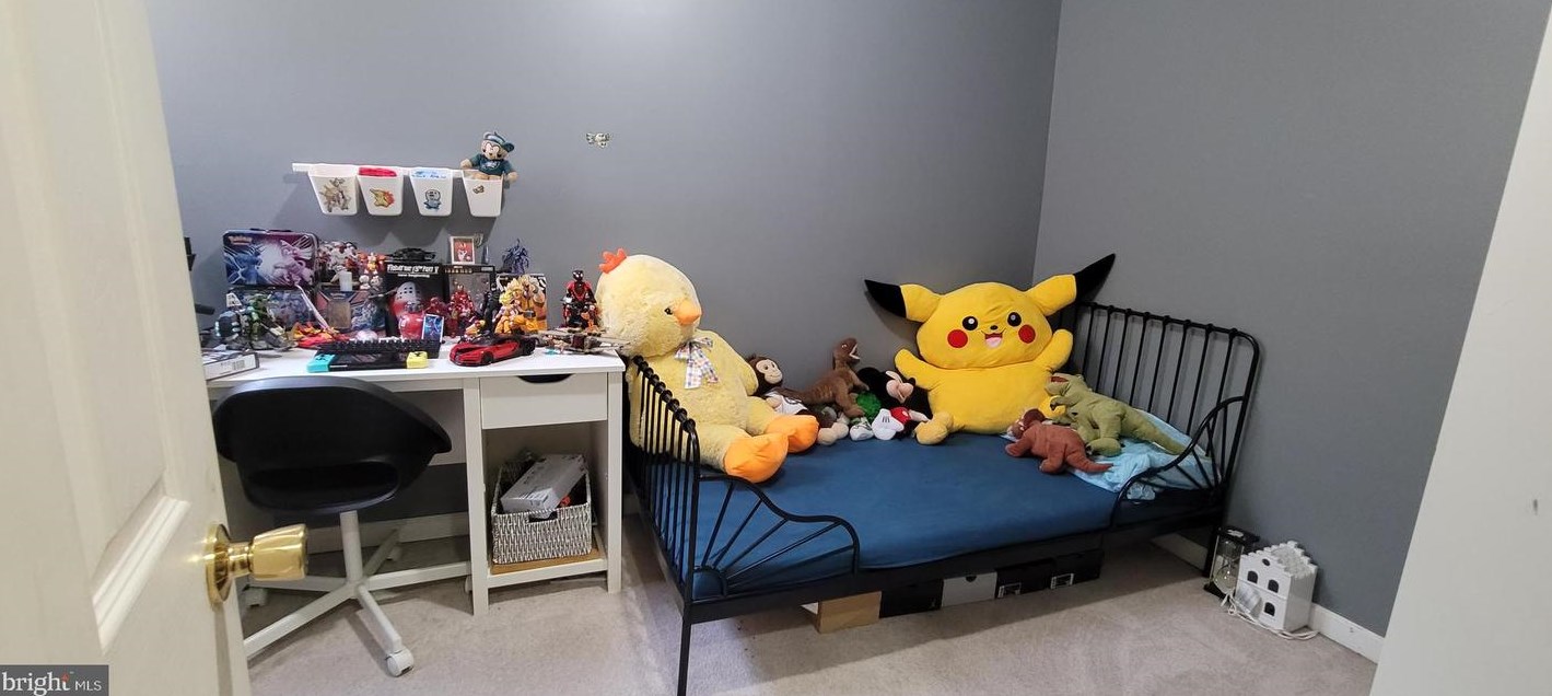 2551 Warnock St, Philadelphia PA  19133-1639 exterior