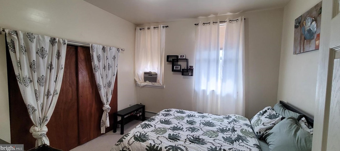 2551 Warnock St, Philadelphia PA  19133-1639 exterior