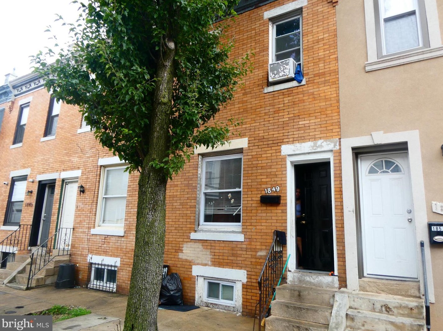 1849 Pacific St, Philadelphia, PA 19140-4018