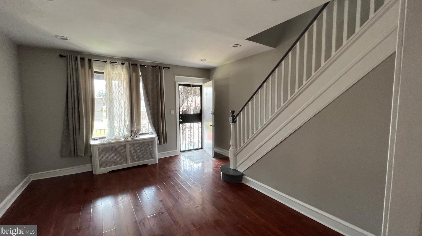 5714 Hegerman St, Philadelphia, PA 19135-4103