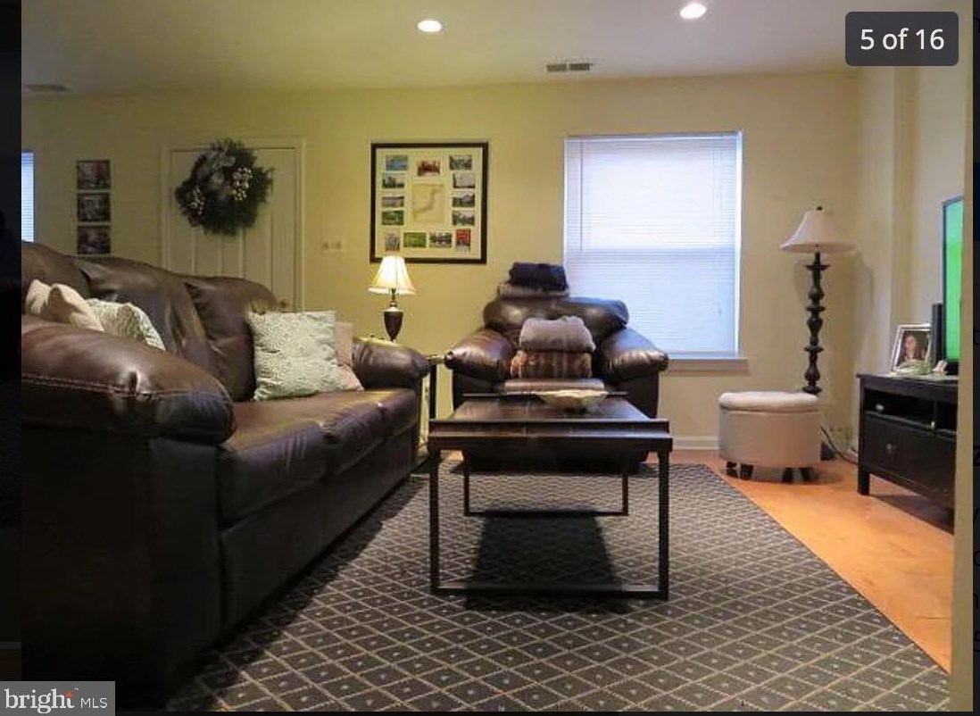1713 Fitzwater St #2, Philadelphia, PA 19146