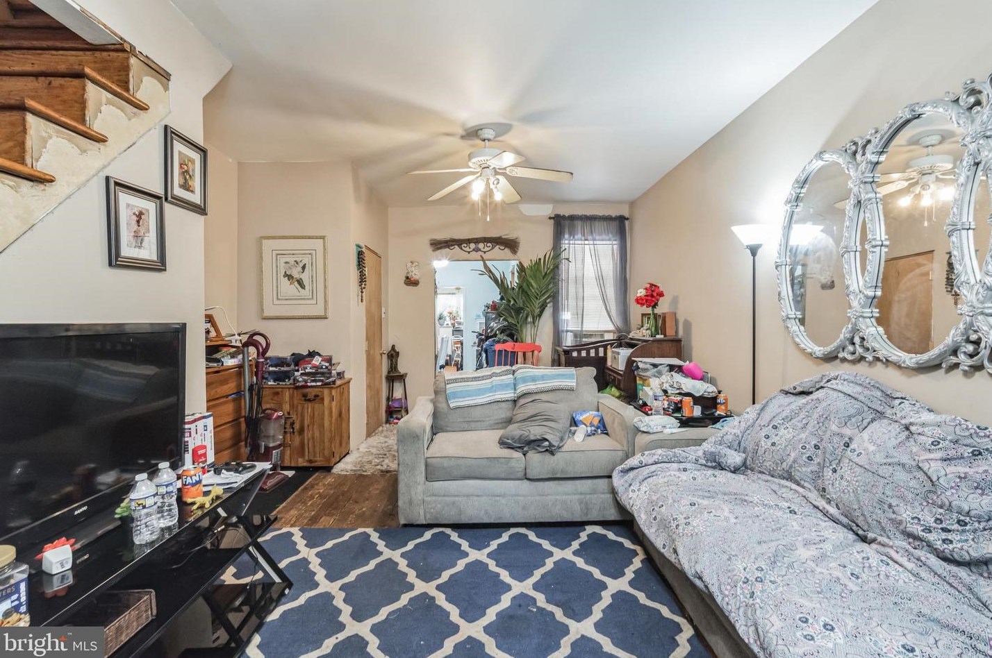 3632 Sepviva St, Philadelphia, PA 19134-2715