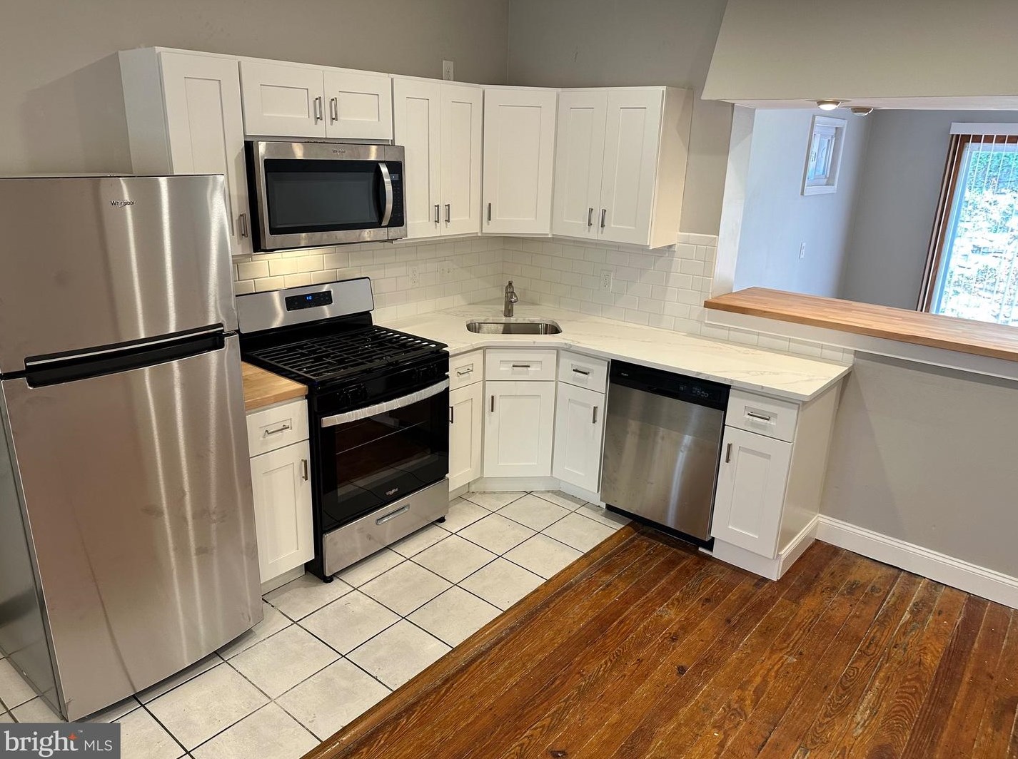 269 Kalos St, Philadelphia, PA 19128-3833
