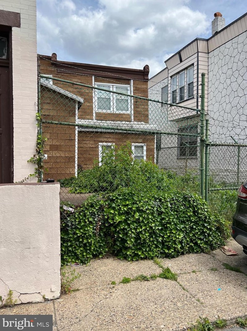 3351 Palethorp St, Philadelphia, PA 19140-5824