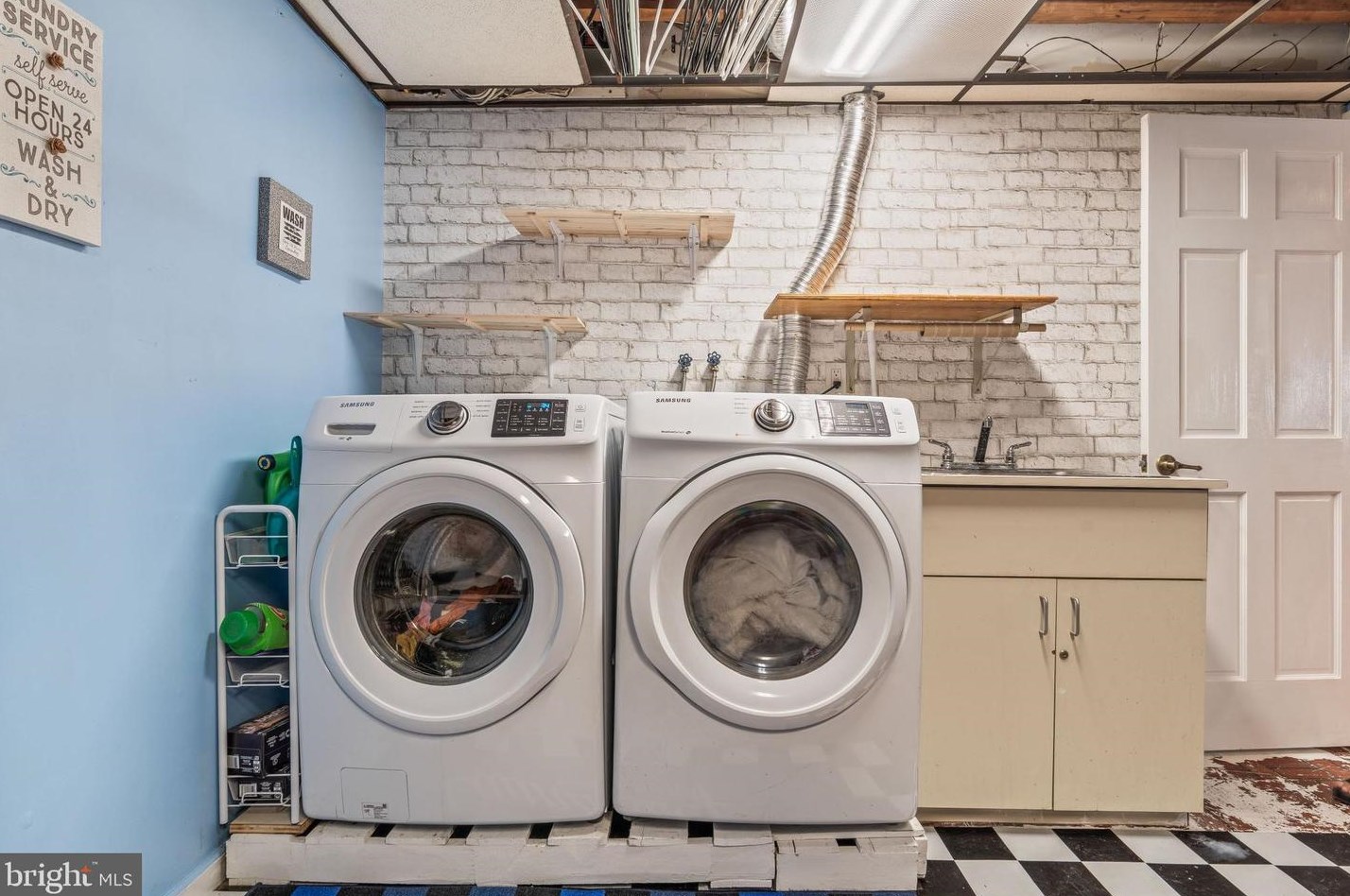 9016 Cargill Ln, Philadelphia PA 19115-4004 exterior