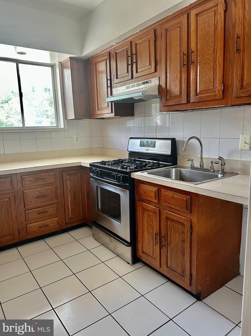 5263 Pennway St, Philadelphia PA 19124-3001 exterior